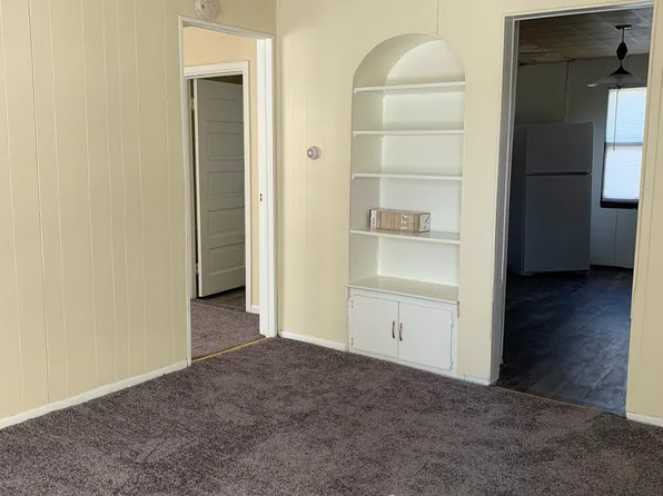 827 Randolph St #1, Waterloo, IA 50702