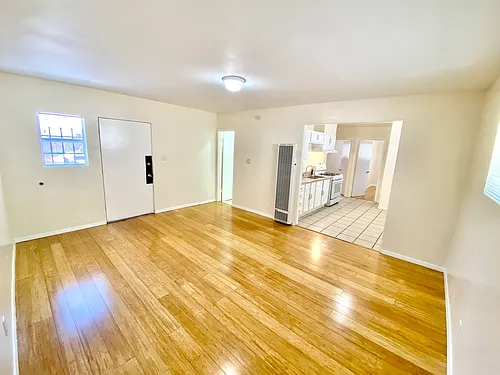 1532 Locust Ave Photo 1