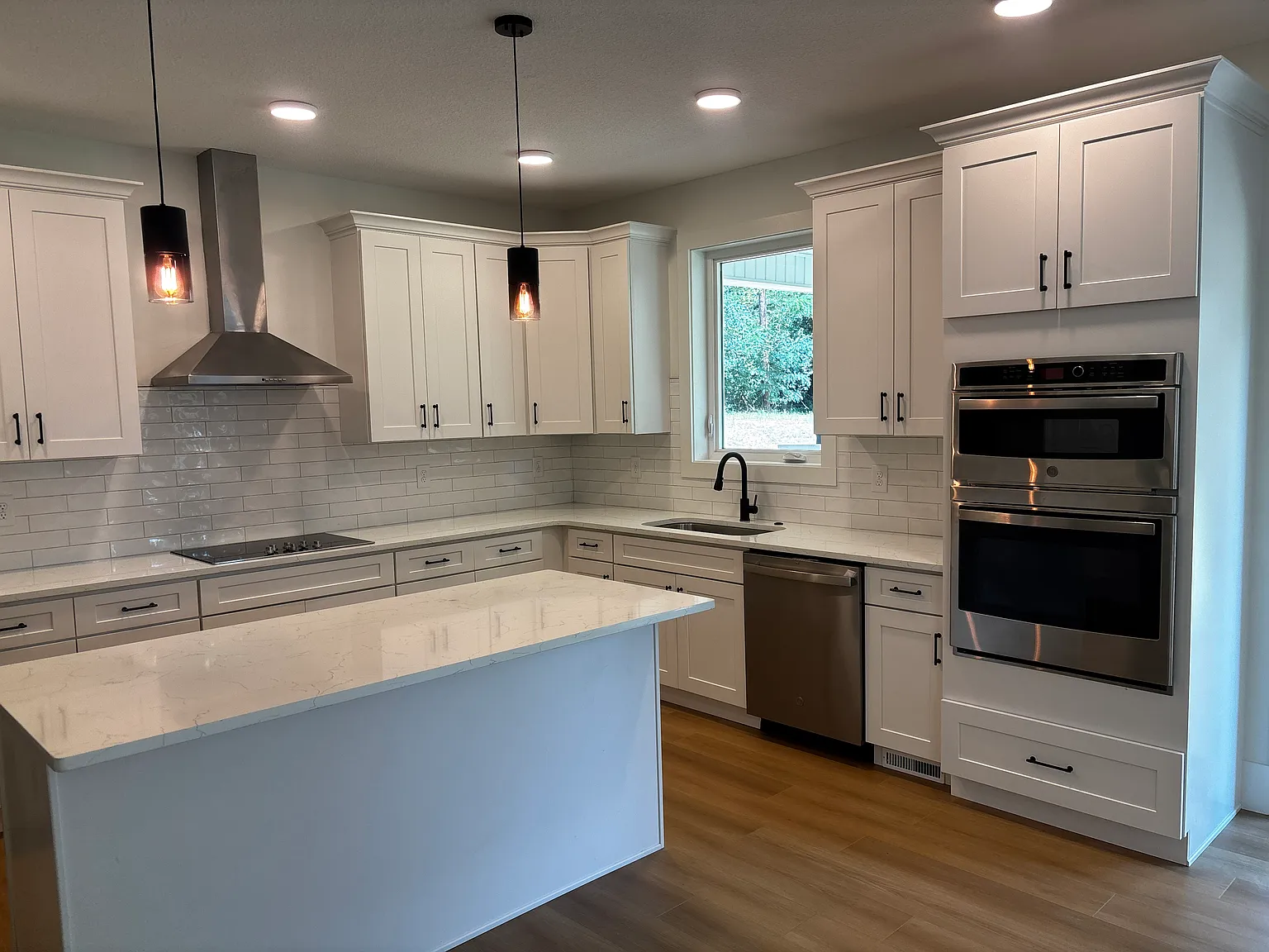 3 bed, 2.5 bath, 1700 sqft, $2,500 — Photo 2