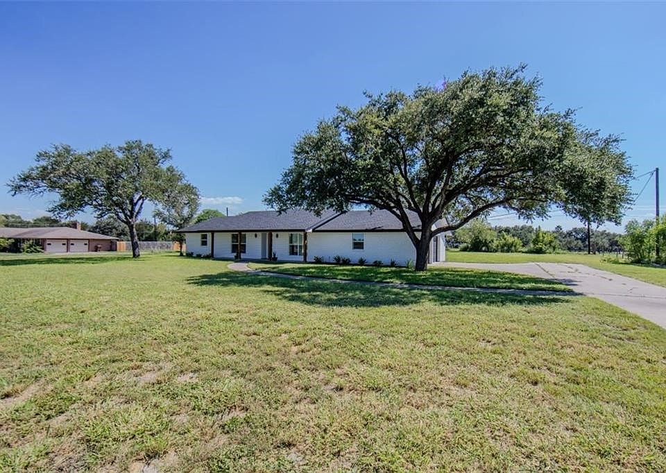 1st image of 615 E Trant Rd