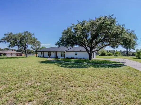 615 E Trant Rd, Kingsville, TX 78363