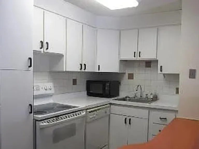 50 Green St #409 — Photo 7