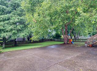 1216 Nightingale Ln, Goshen, KY 40026