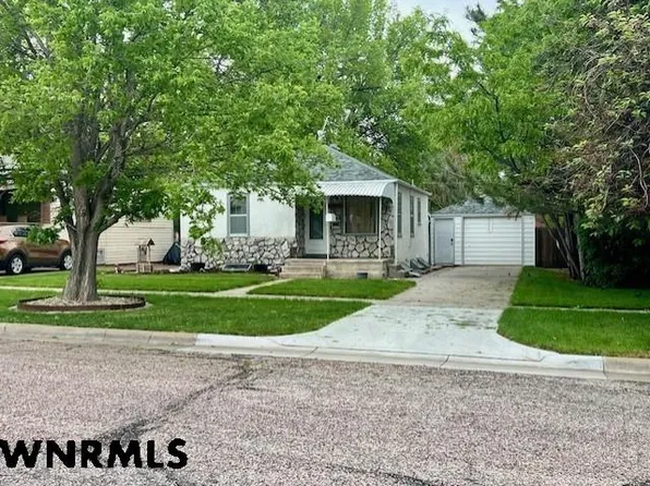 1640 P St, Gering, NE 69341
