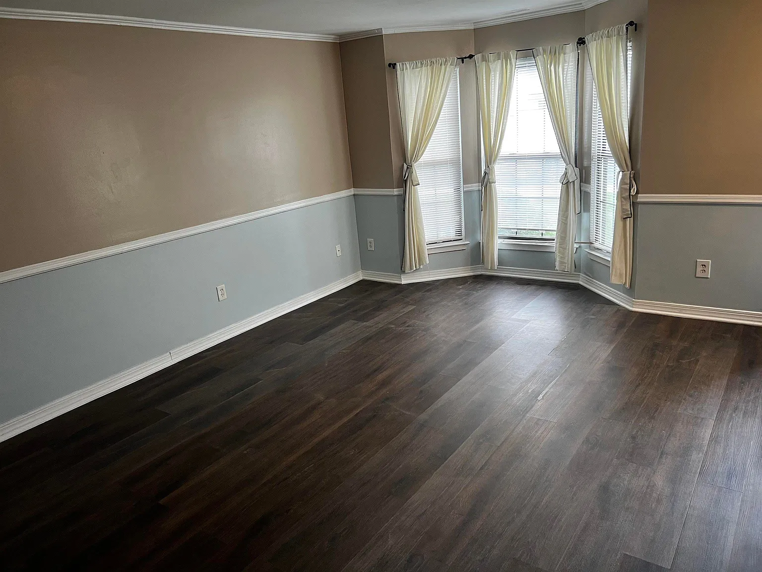 2 bed, 1.5 bath, $2,000 — Photo 3