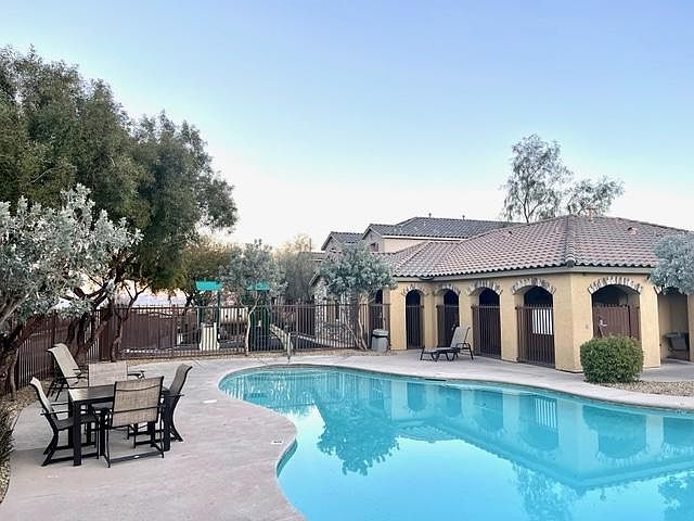 Nearby community pool & Gym
