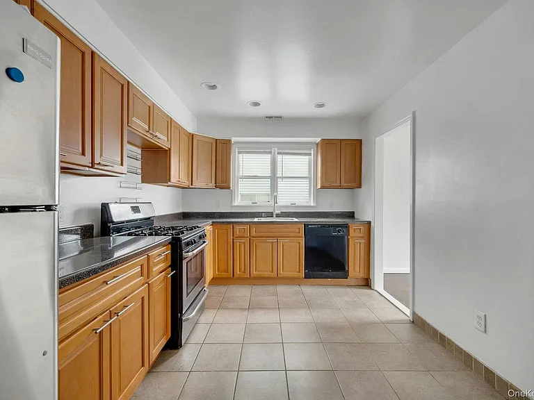 54 Washington St #2 — Photo 14