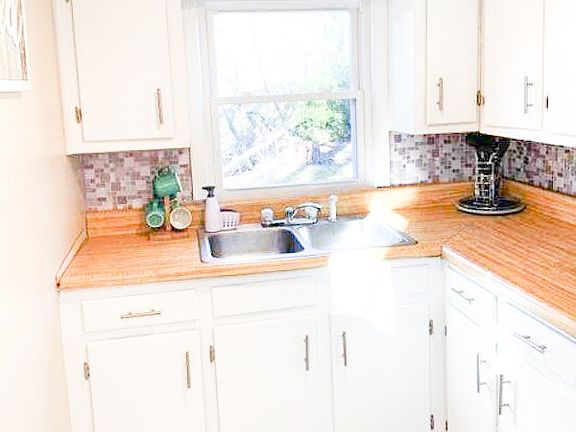 5th image of 913 Owen St
