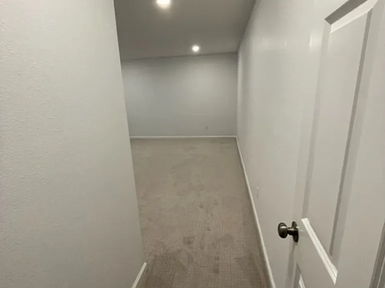 433 James Dr — Photo 15