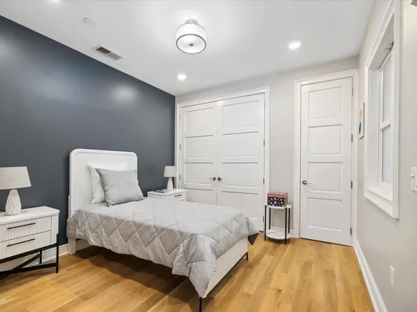 9 Somerset Lane image 33 of 46