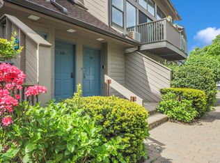 1465 E Putnam Ave APT 129, Greenwich, CT 06870