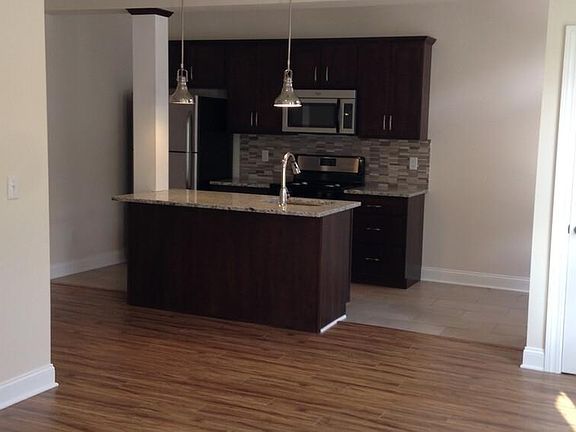 5th image of 264 Union St APT 1