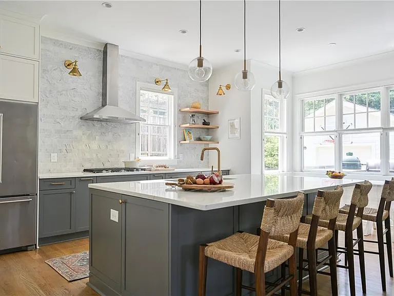 801 Adair Ave NE — Photo 3