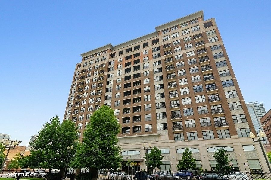 1st image of 849 N Franklin St Unit 922