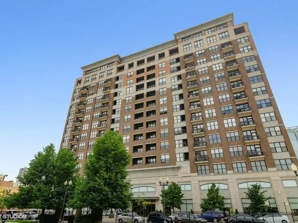 849 N Franklin St Unit 922, Chicago, IL 60610
