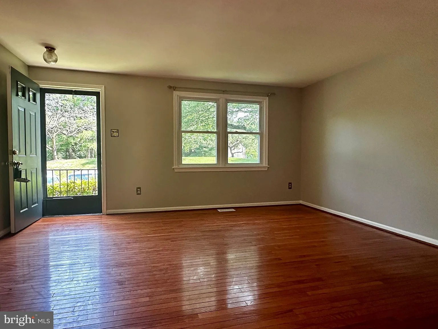 3 bed, 3.5 bath, 1614 sqft, $3,300 — Photo 4