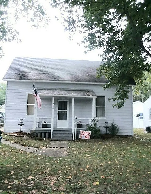 816 W State St photo 1