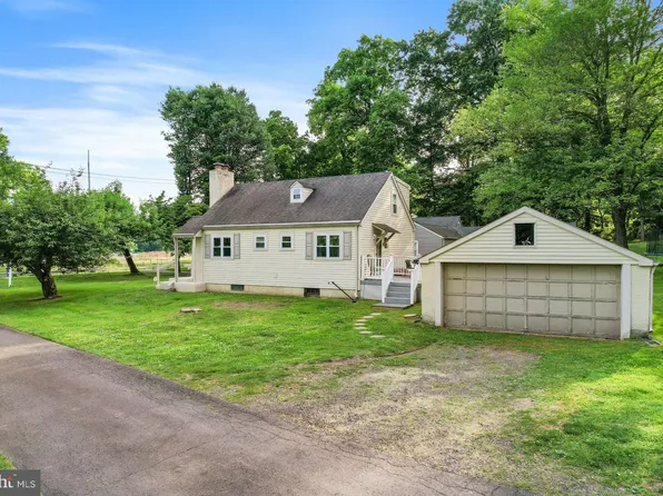 879 Bridgetown Pike, Langhorne, PA 19053