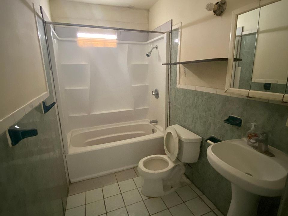 1st image of 454 Val Verde St #A