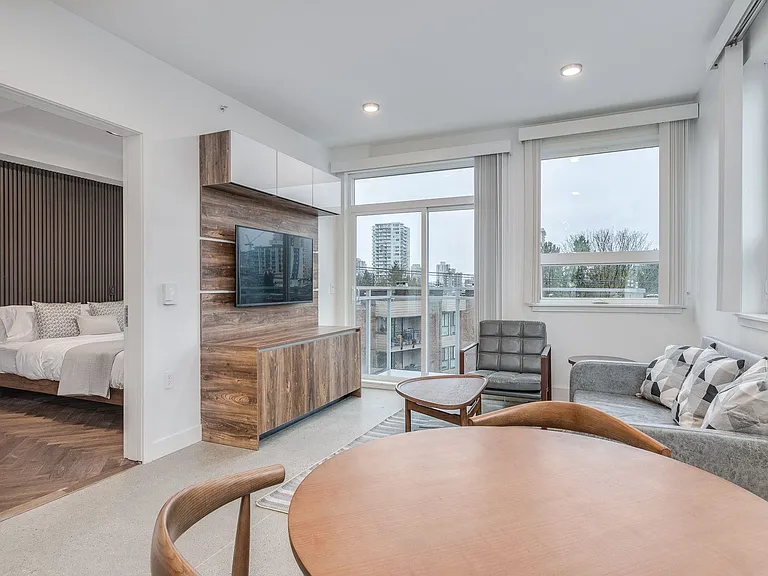 1170 Barclay St #304 — Photo 8