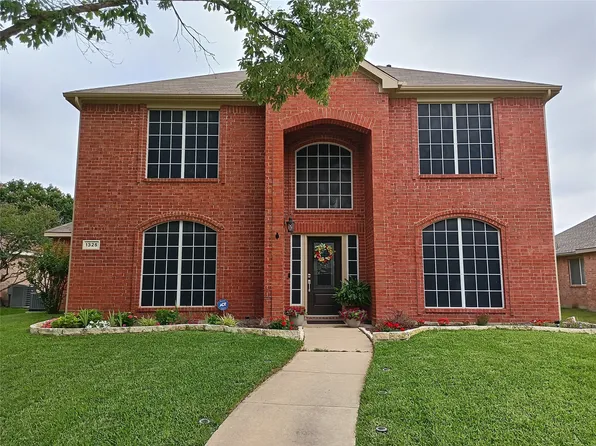1325 Mustang Dr, Lewisville, TX 75067