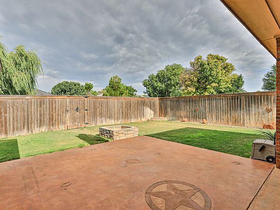 3rd image of 9706 Avenue W