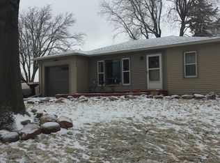 5800 Gillan Rd, Lincoln, NE 68505