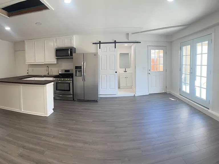 Blackthorne Dr — Photo 5