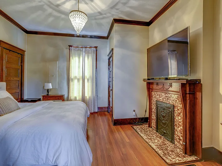 801 Shelby Ave — Photo 16