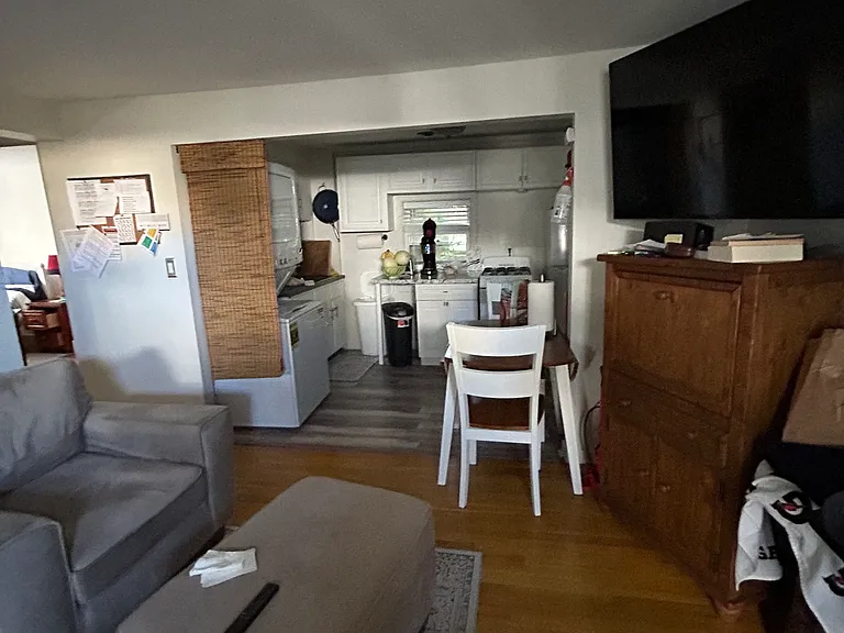 76 Hurd St — Photo 8