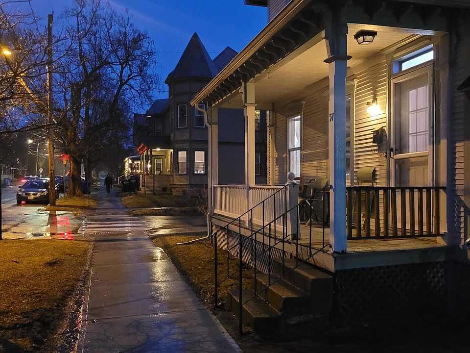 Front Porch goesd with your unit!