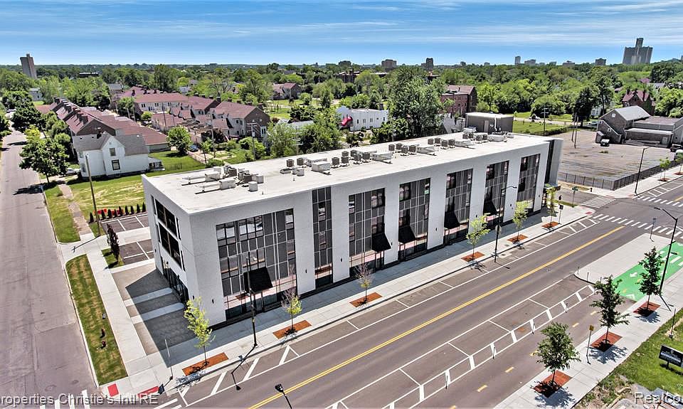 1st image of 7410 Kercheval Ave #301