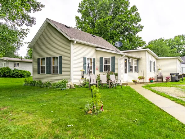 102 W Center St, Sidney, IN 46562