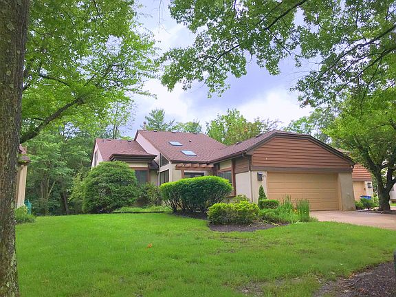 3rd image of 228 Sayre Dr