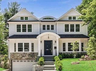 3 Linda Rd, Port Washington, NY 11050