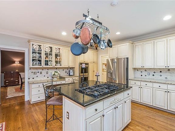 5th image of 3841 Glenhurst Dr SE