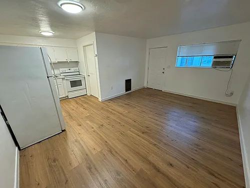 1065 W Marina Dr #7 Photo 1