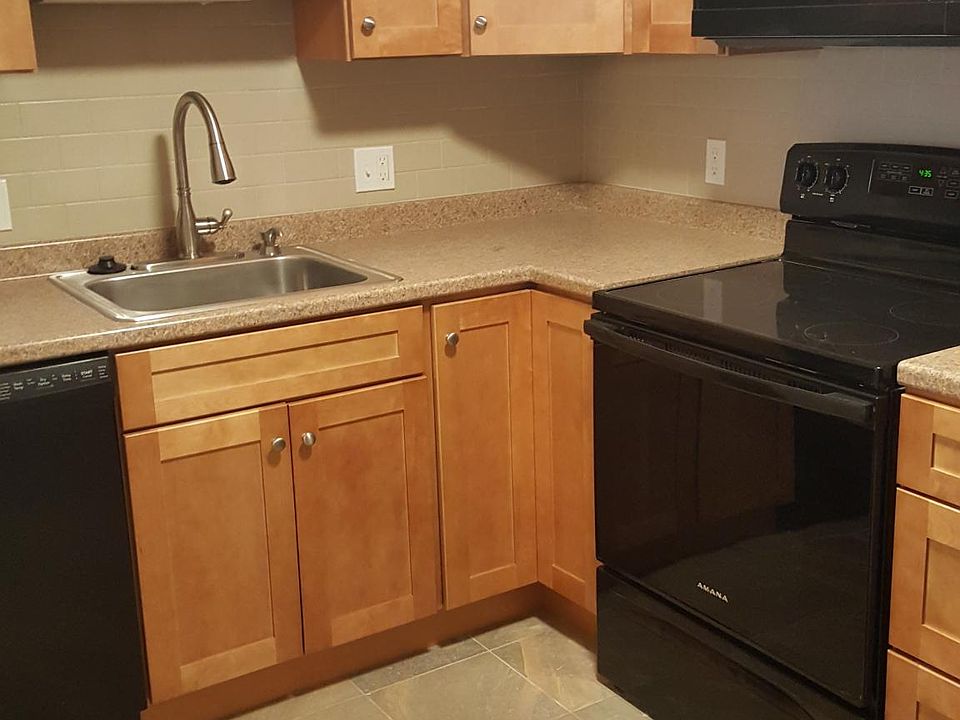 1st image of 194 Lincoln St APT 6