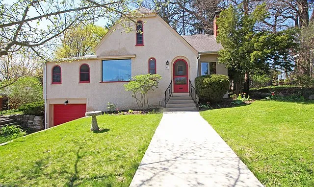 48 Crighton Ave photo 1
