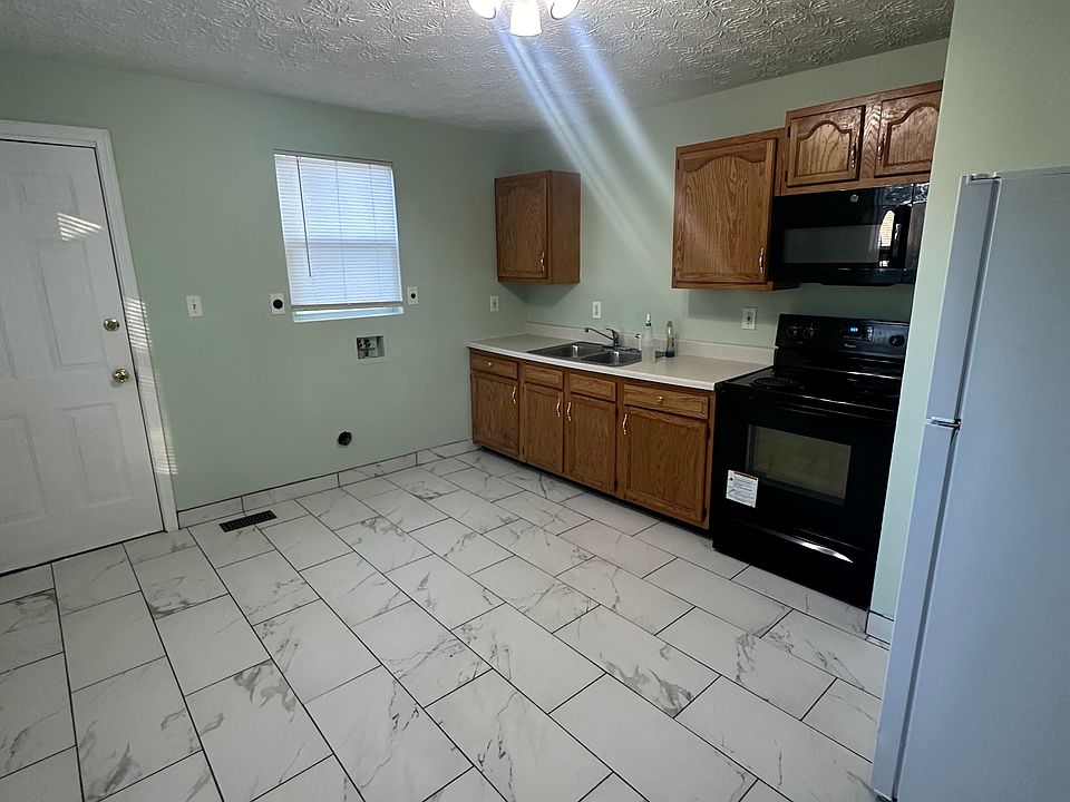 1st image of 2046 Harold Ave