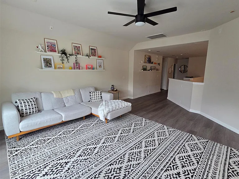 8208 Endeavor Cir — Photo 17