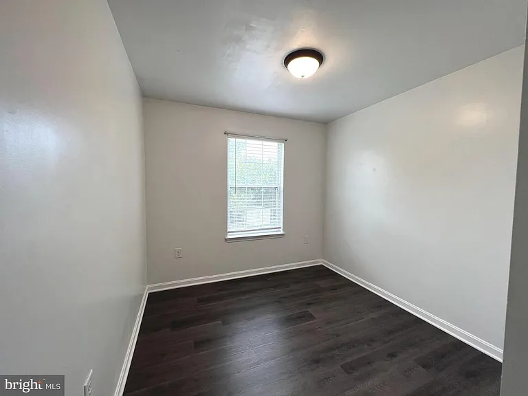 513 Willow Ave — Photo 18