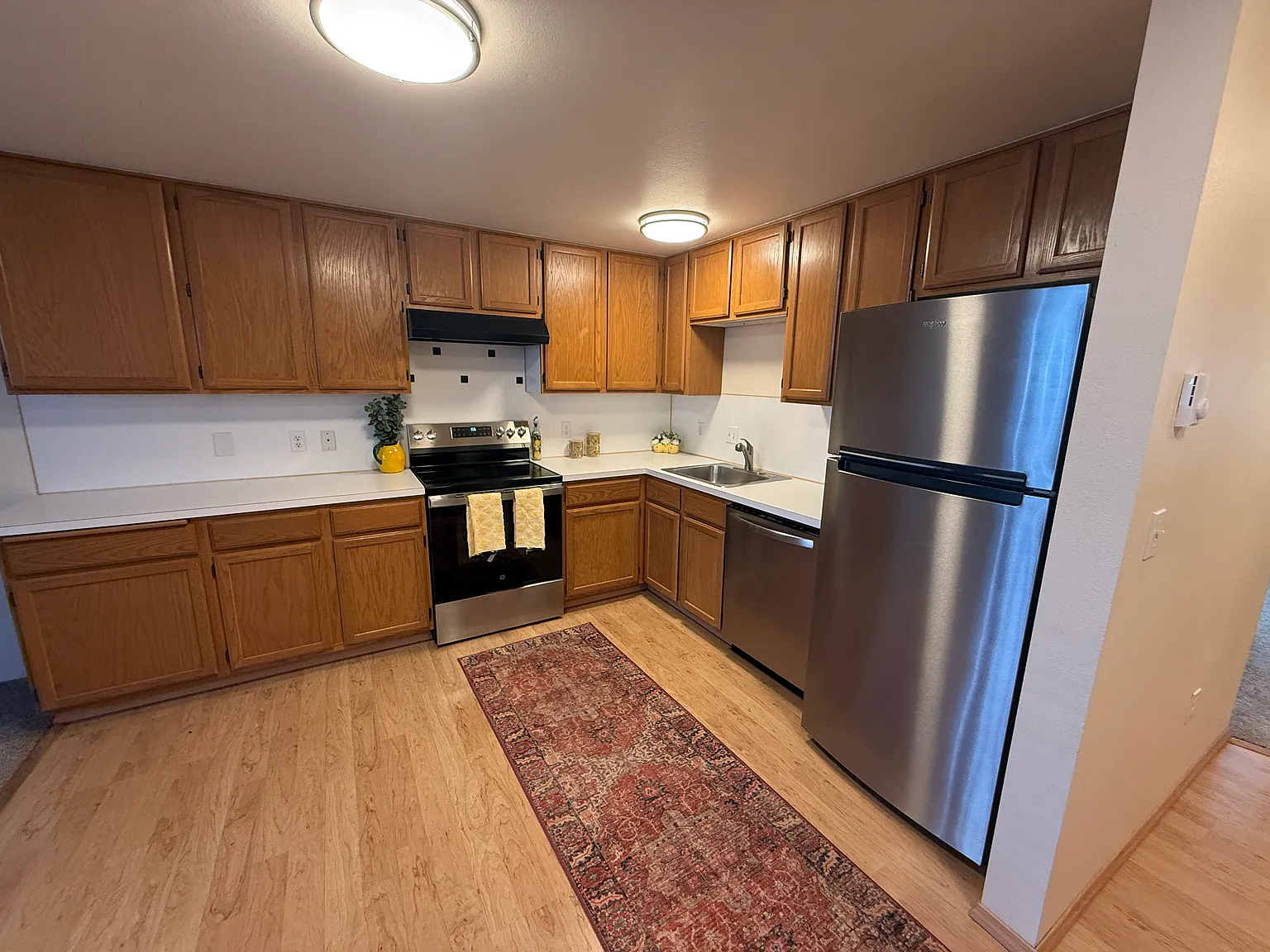 2 bed, 875 sqft, $2,000 — Photo 3