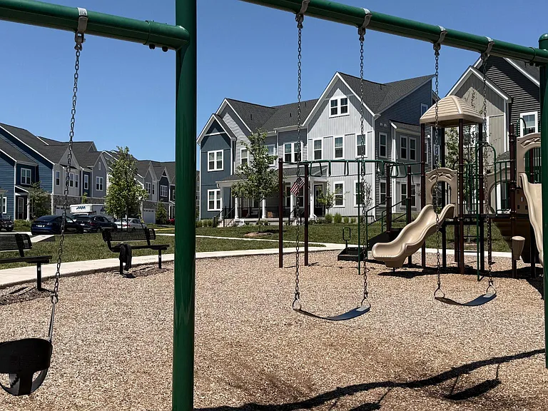 41911 Poplar Meadow Dr — Photo 4