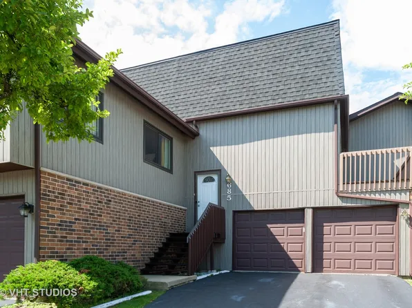 685 High Ridge Rd, Roselle, IL 60172