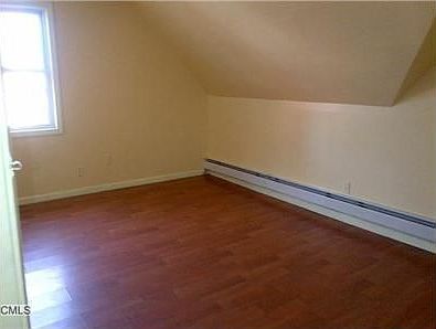 3rd image of 31 Laurel Ct