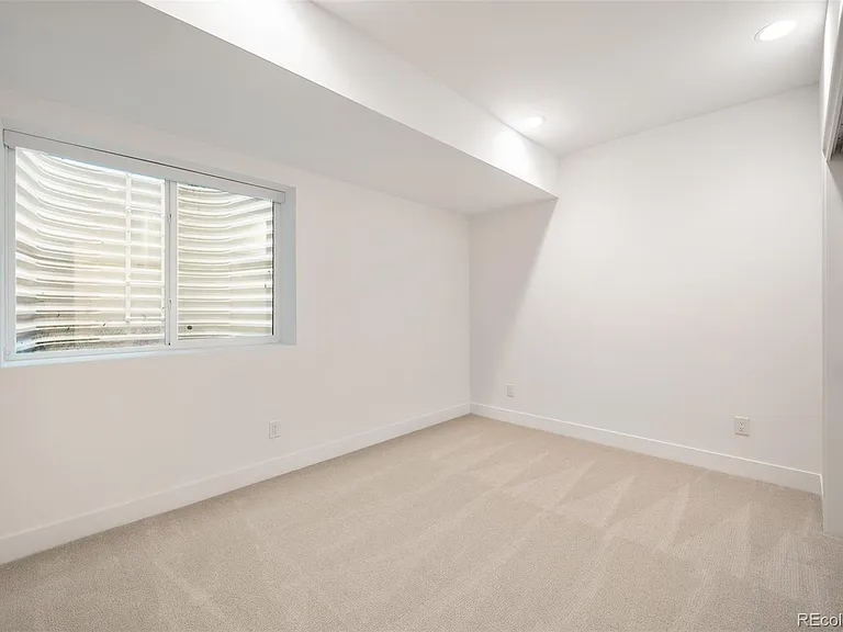 290 Monroe St — Photo 15