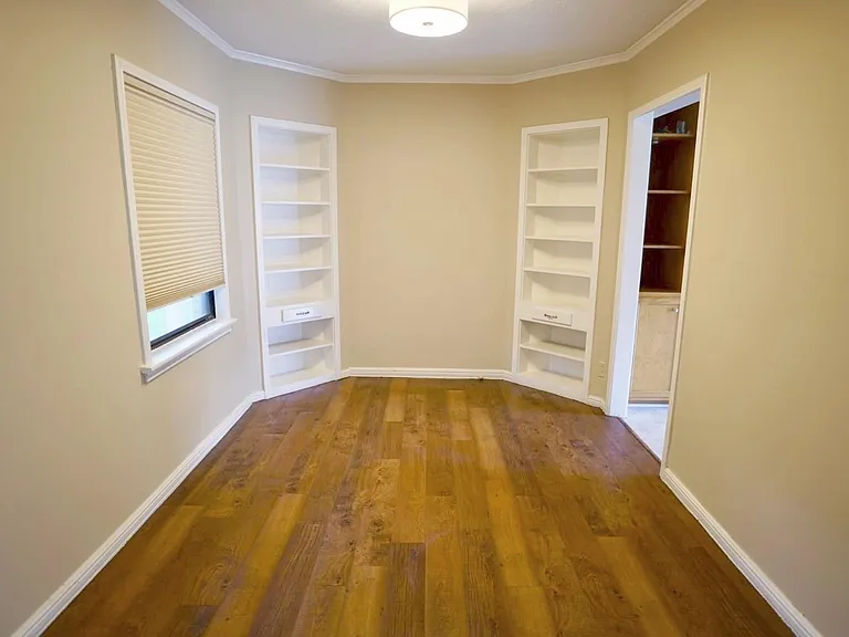 3309 Lawrence St — Photo 3