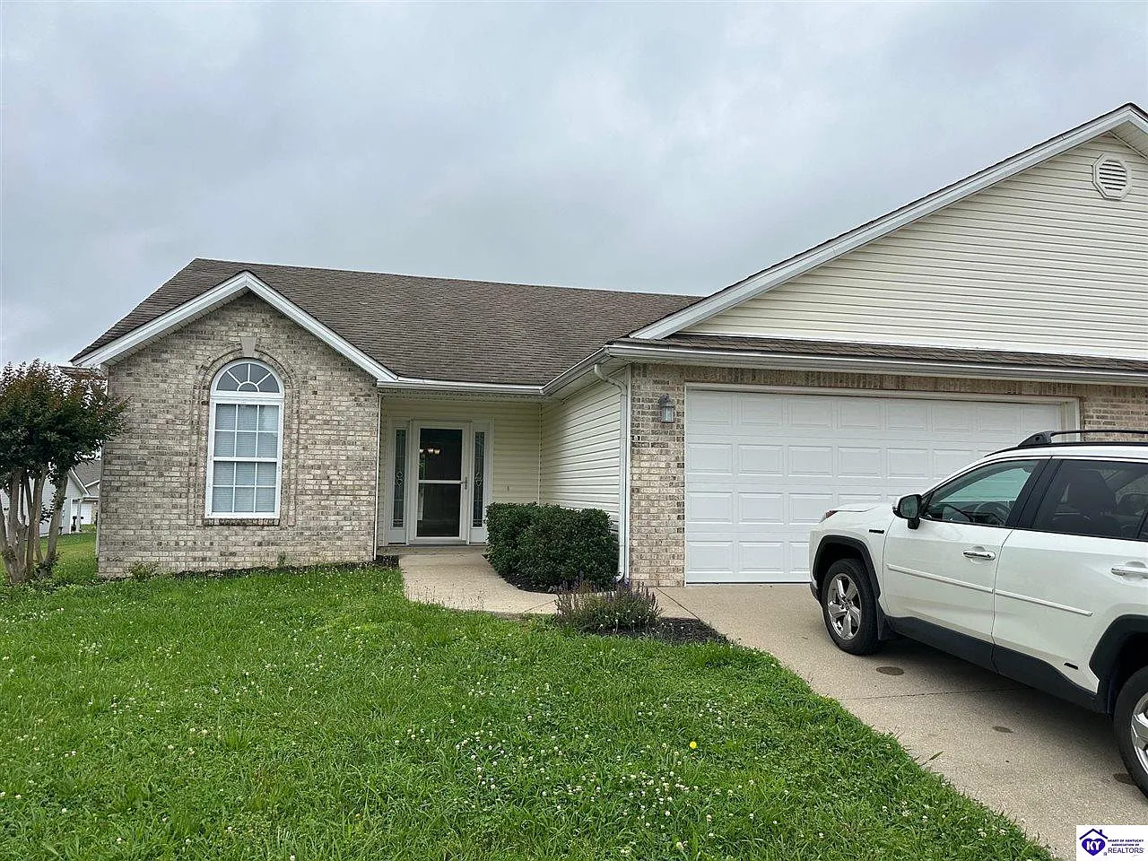105 McIntosh Dr photo 1