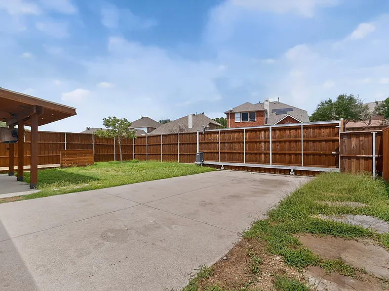 1409 Clear Creek Dr — Photo 7